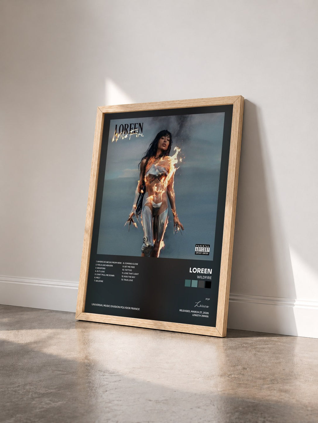#bois Tableau de l'album WILDFIRE de Loreen vu de trois quarts, cadre en bois brut