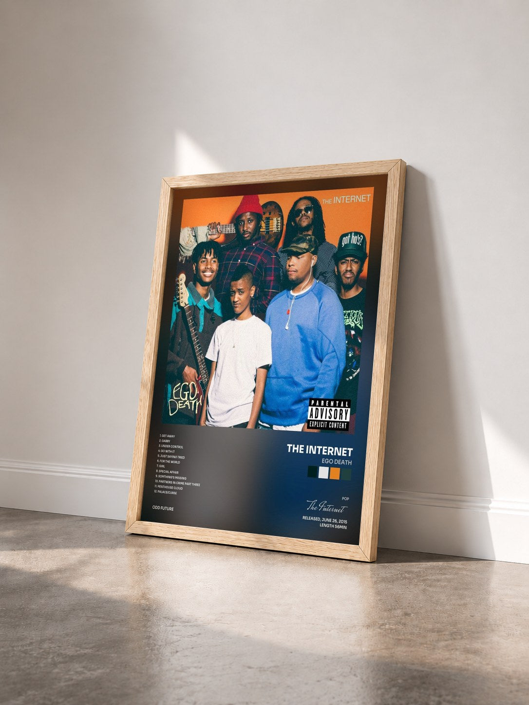 #bois Tableau de l'album Ego Death de The Internet vu de trois quarts, cadre en bois brut