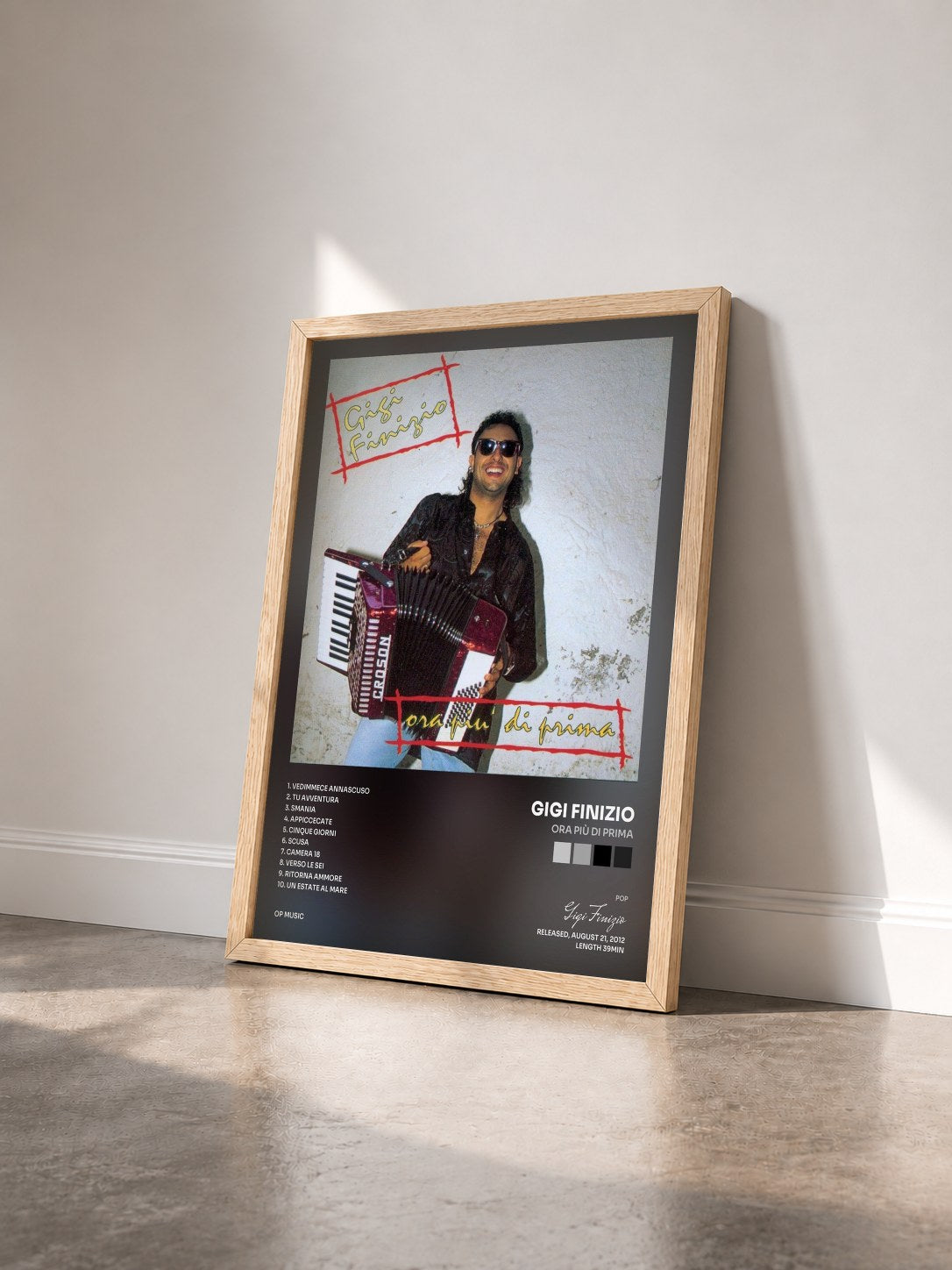 #bois Tableau de l'album Ora più di prima de Gigi Finizio vu de trois quarts, cadre en bois brut