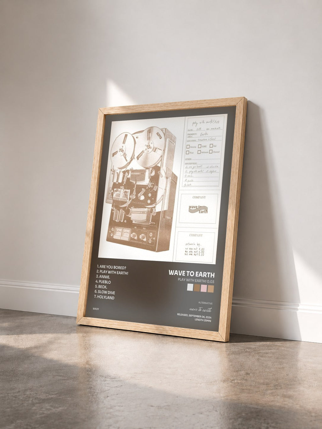 #bois Tableau de l'album play with earth! 0.03 de wave to earth vu de trois quarts, cadre en bois brut