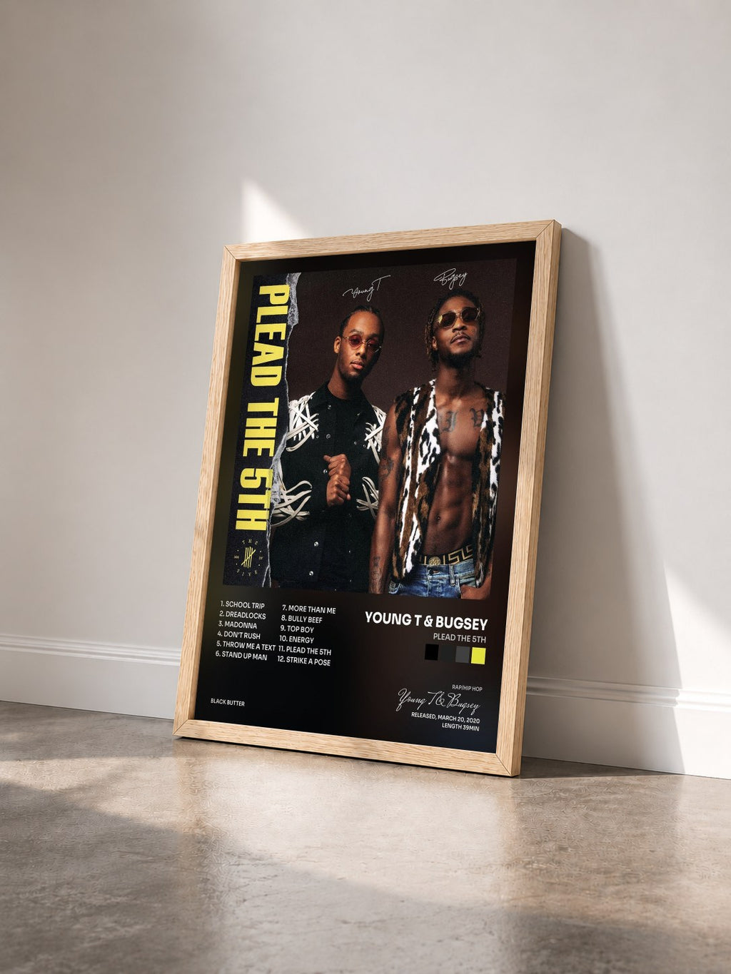 #bois Tableau de l'album Plead The 5th de Young T & Bugsey vu de trois quarts, cadre en bois brut