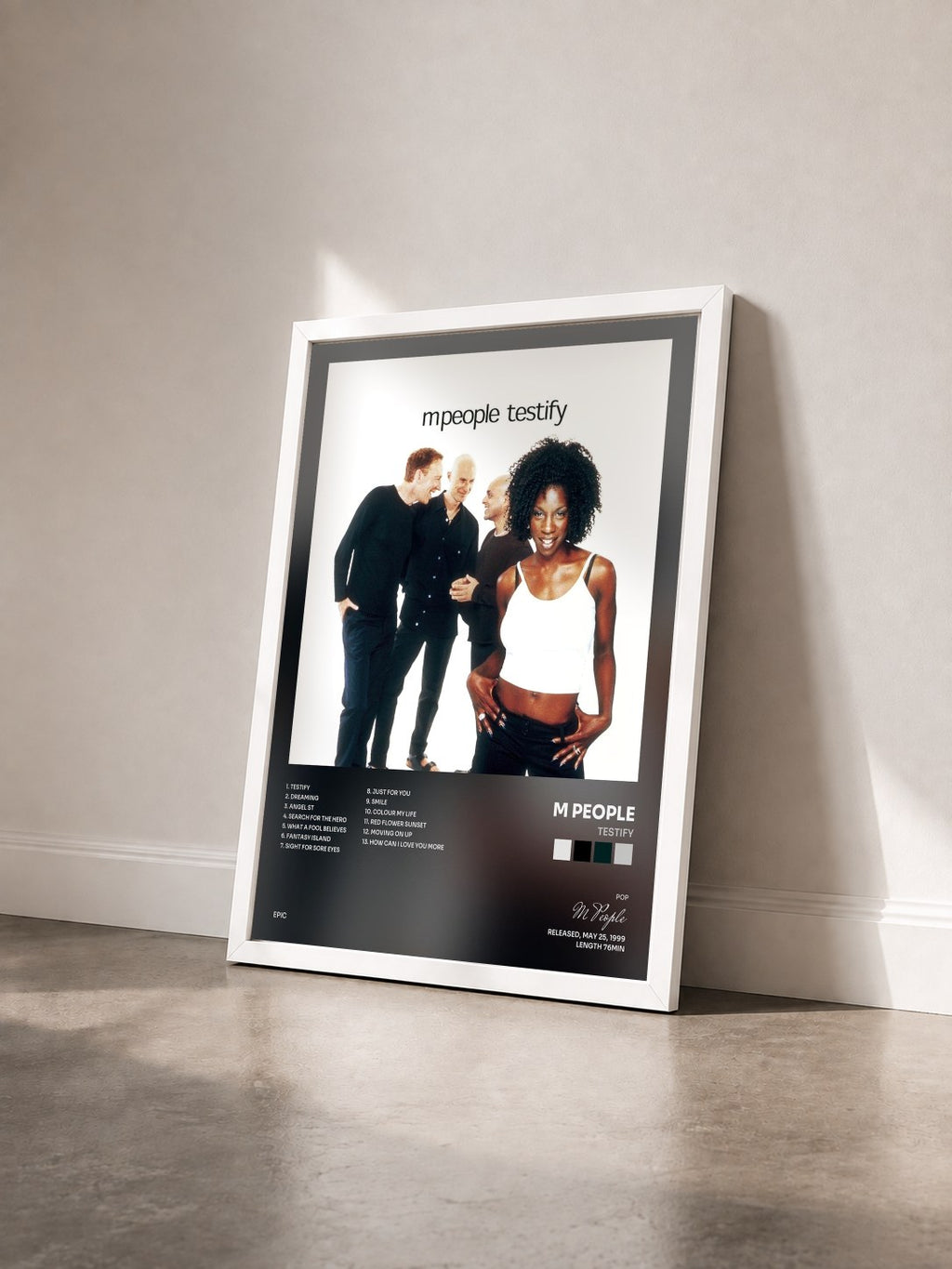 #blanc Tableau de l'album Testify de M People vu de trois quarts, cadre blanc