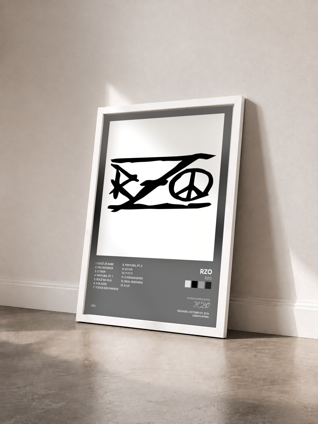 #blanc Tableau de l'album RZO de RZO vu de trois quarts, cadre blanc