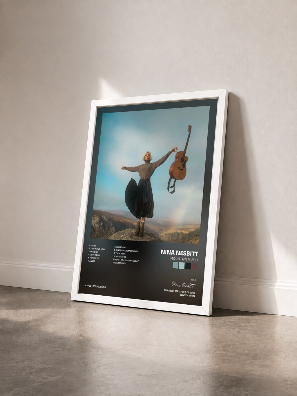 #blanc Tableau de l'album Mountain Music de Nina Nesbitt vu de trois quarts, cadre blanc