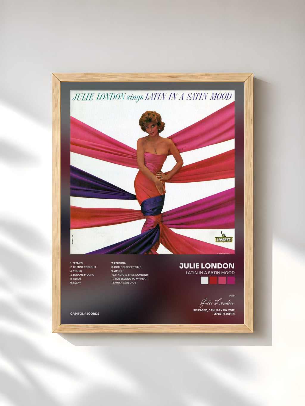 #bois Tableau de l'album Latin In A Satin Mood de Julie London, cadre en bois brut, imprimé et encadré en France