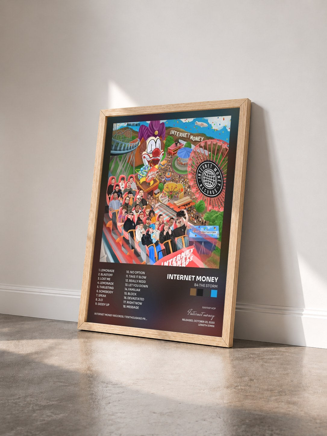 #bois Tableau de l'album B4 The Storm de Internet money vu de trois quarts, cadre en bois brut