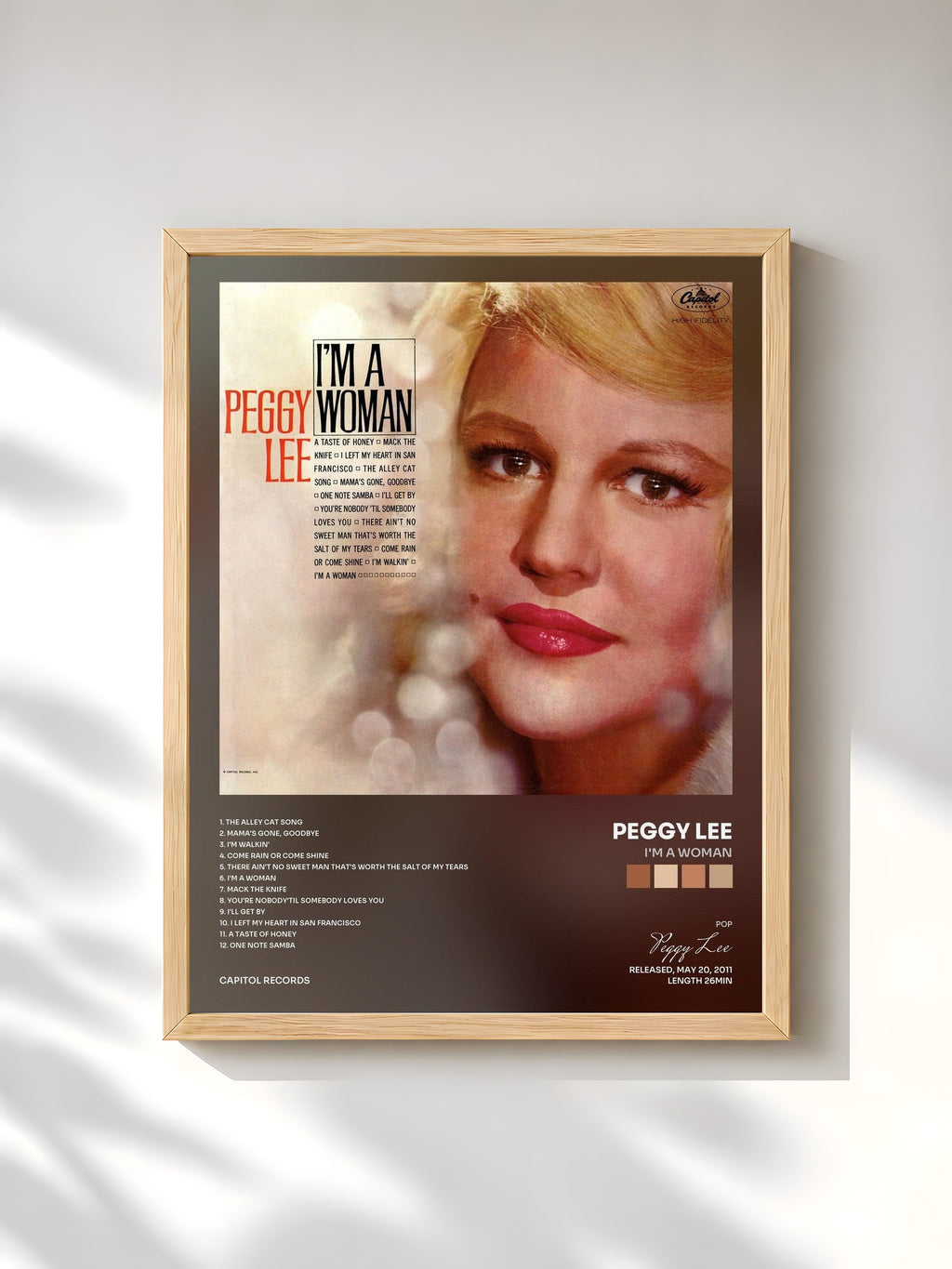 #bois Tableau de l'album I'm A Woman de Peggy Lee, cadre en bois brut, imprimé et encadré en France