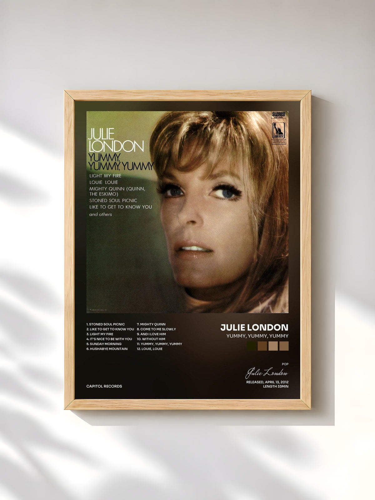 #bois Tableau de l'album Yummy, Yummy, Yummy de Julie London, cadre en bois brut, imprimé et encadré en France