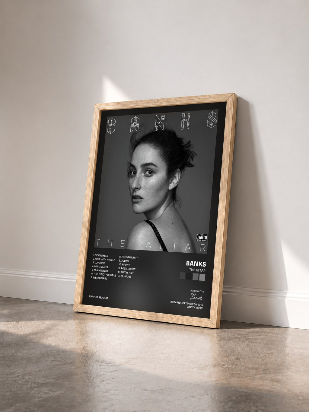 #bois Tableau de l'album The Altar de Banks vu de trois quarts, cadre en bois brut
