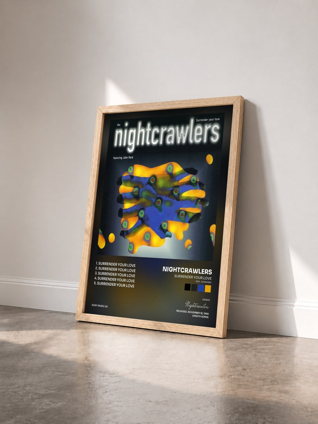 #bois Tableau de l'album Surrender Your Love (feat. John Reid) de Nightcrawlers vu de trois quarts, cadre en bois brut