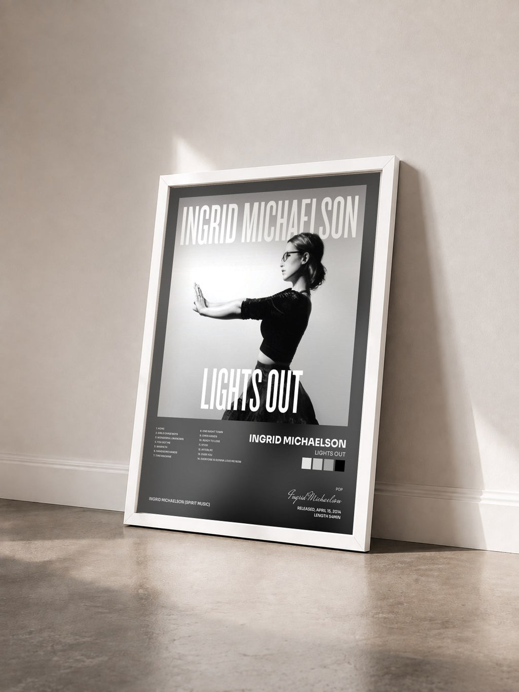 #blanc Tableau de l'album Lights Out de Ingrid Michaelson vu de trois quarts, cadre blanc