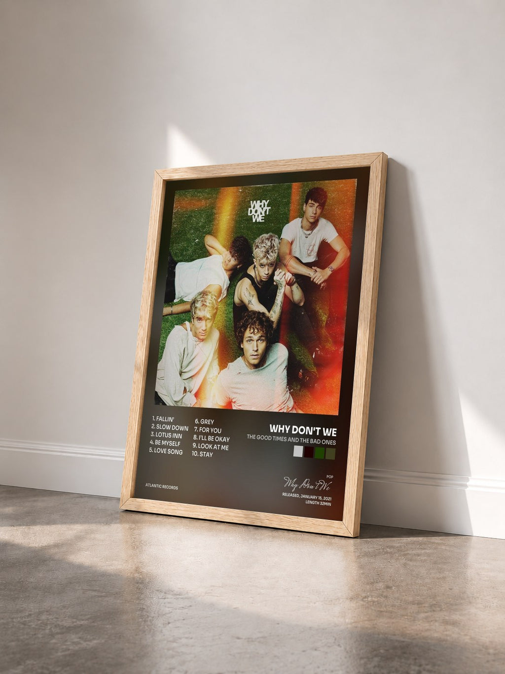 #bois Tableau de l'album The Good Times and The Bad Ones de Why Don't We vu de trois quarts, cadre en bois brut
