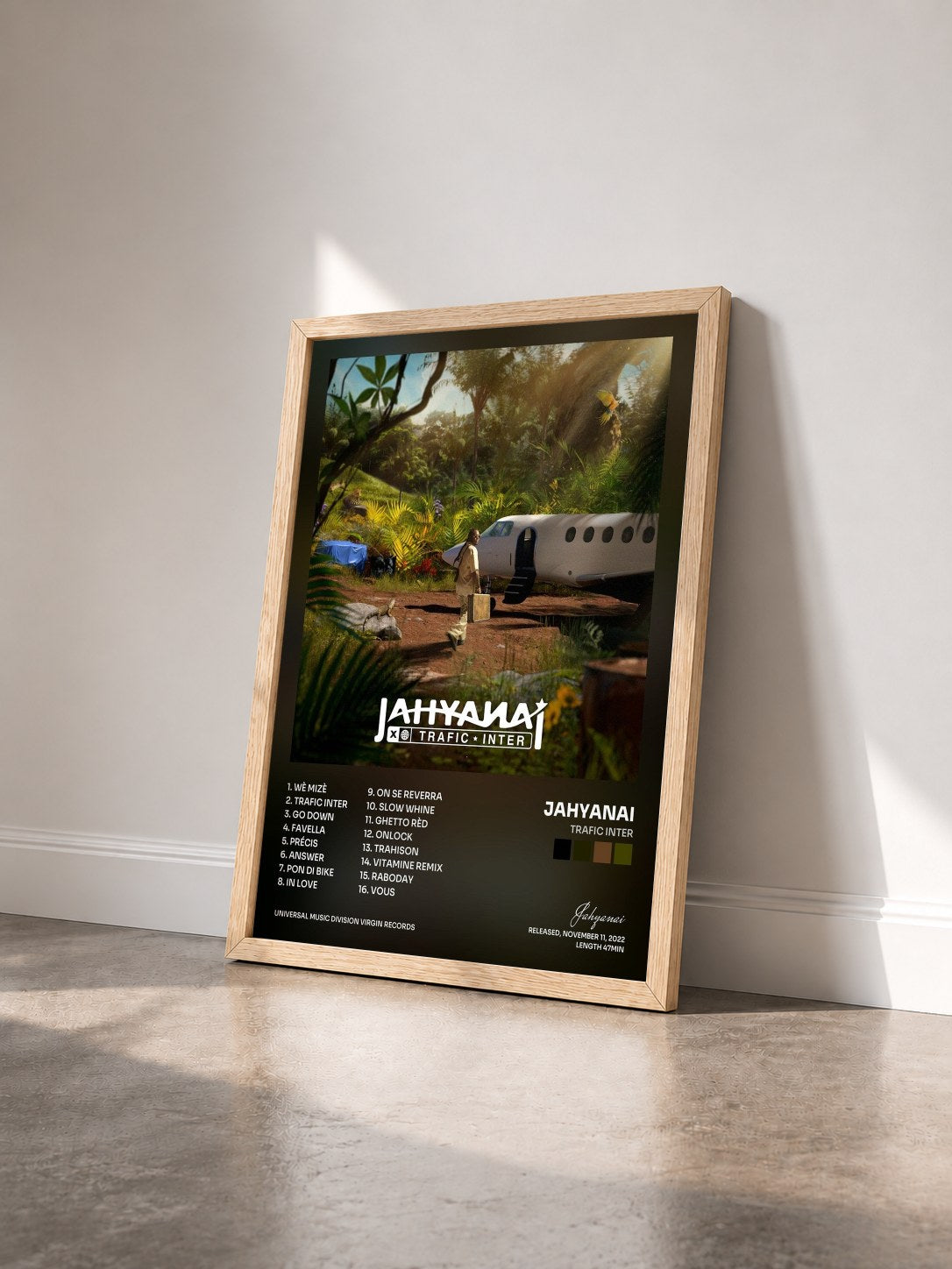 #bois Tableau de l'album Trafic Inter de Jahyanai vu de trois quarts, cadre en bois brut