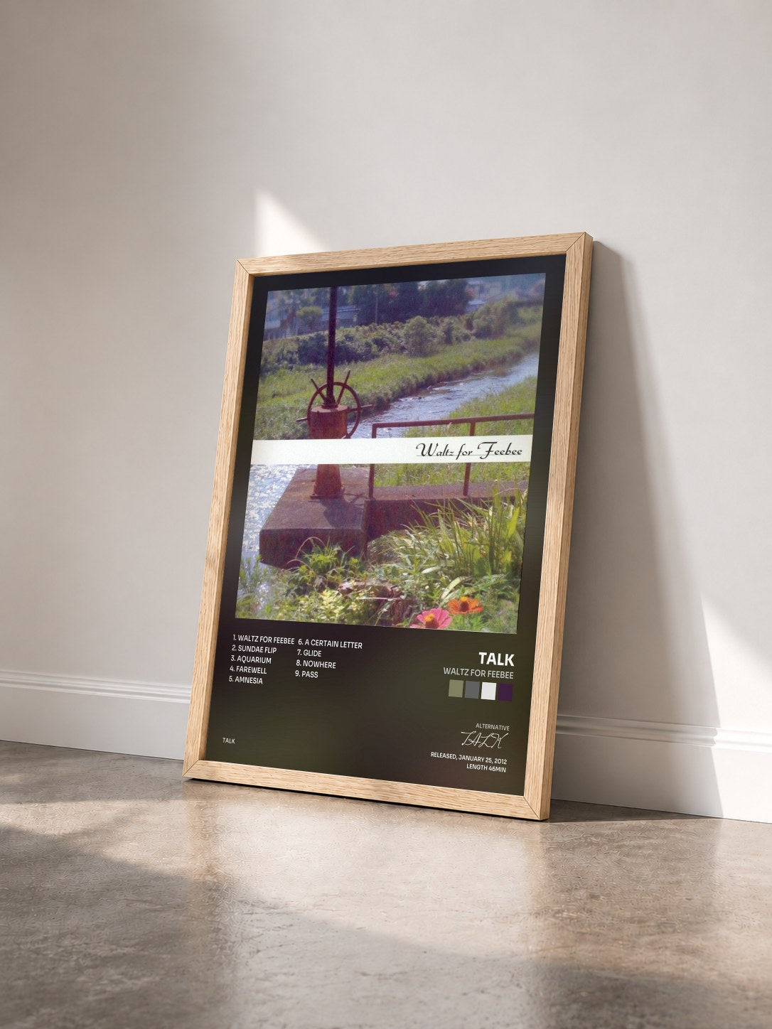 #bois Tableau de l'album Waltz for Feebee de TALK vu de trois quarts, cadre en bois brut