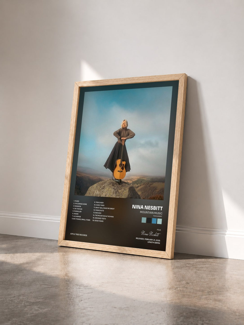 #bois Tableau de l'album Mountain Music (The Summit) de Nina Nesbitt vu de trois quarts, cadre en bois brut