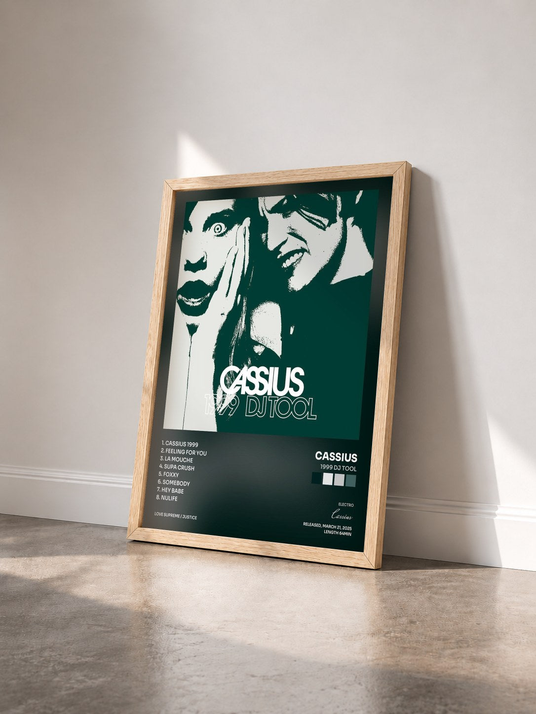 #bois Tableau de l'album 1999 DJ Tool de Cassius vu de trois quarts, cadre en bois brut