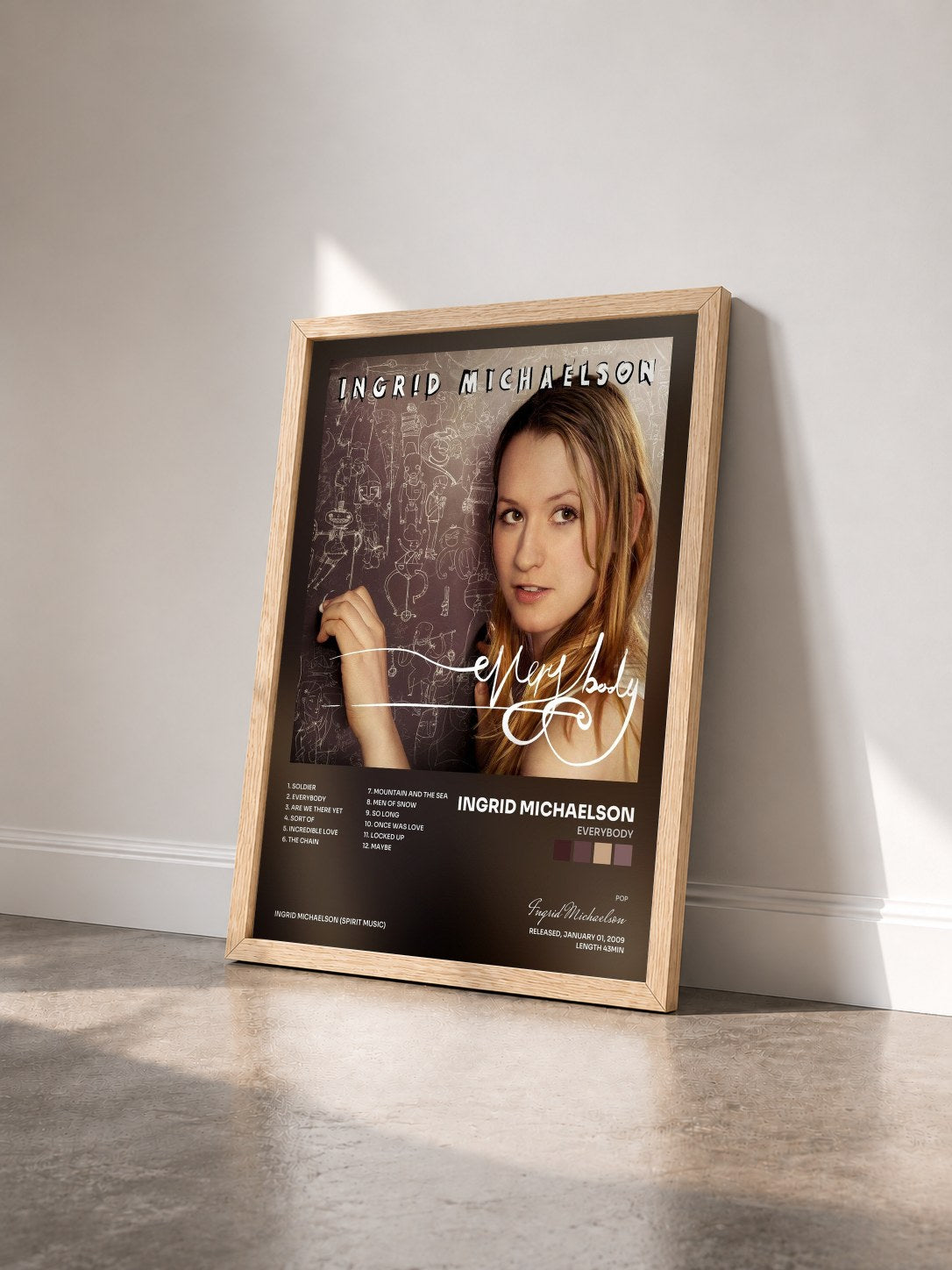 #bois Tableau de l'album Everybody de Ingrid Michaelson vu de trois quarts, cadre en bois brut