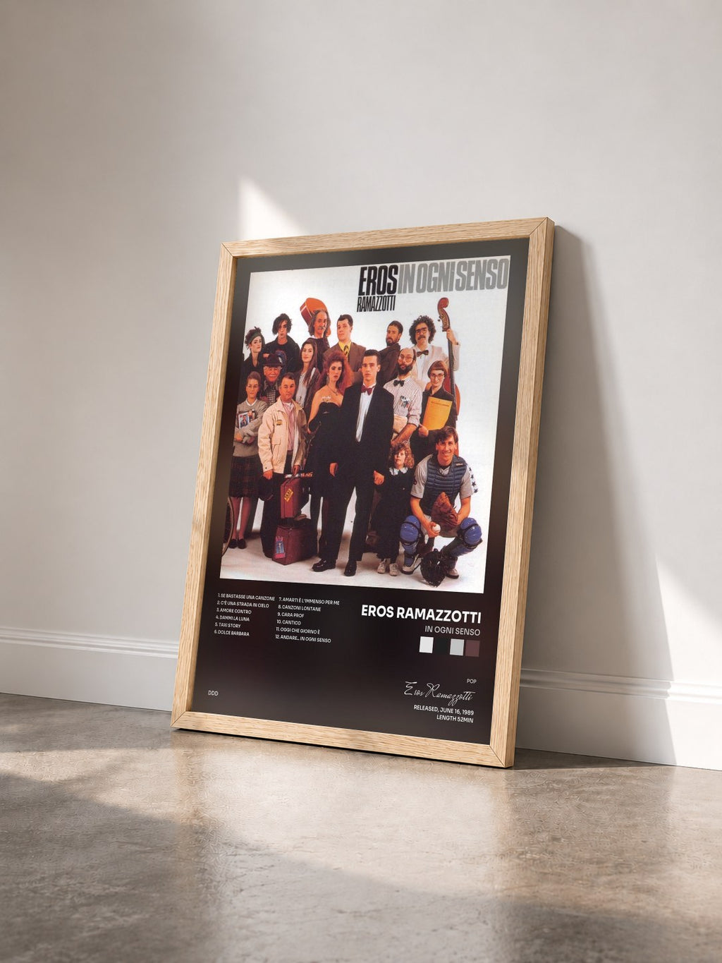 #bois Tableau de l'album In Ogni Senso de Eros Ramazzotti vu de trois quarts, cadre en bois brut