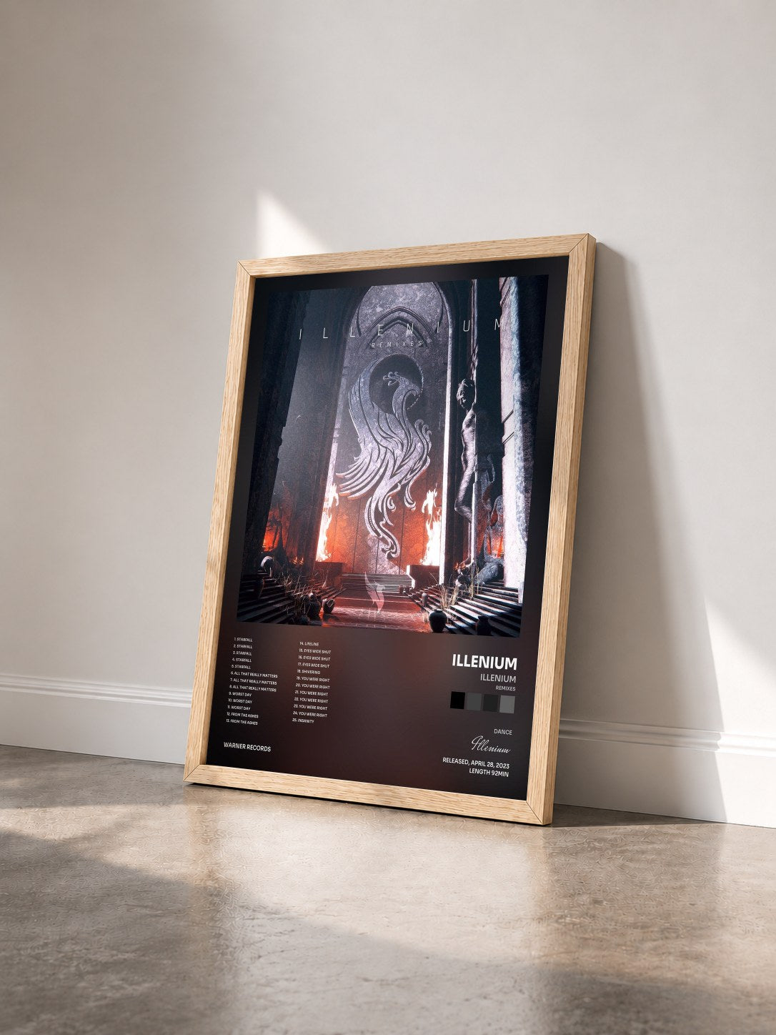 #bois Tableau de l'album ILLENIUM (Remixes) de Illenium vu de trois quarts, cadre en bois brut