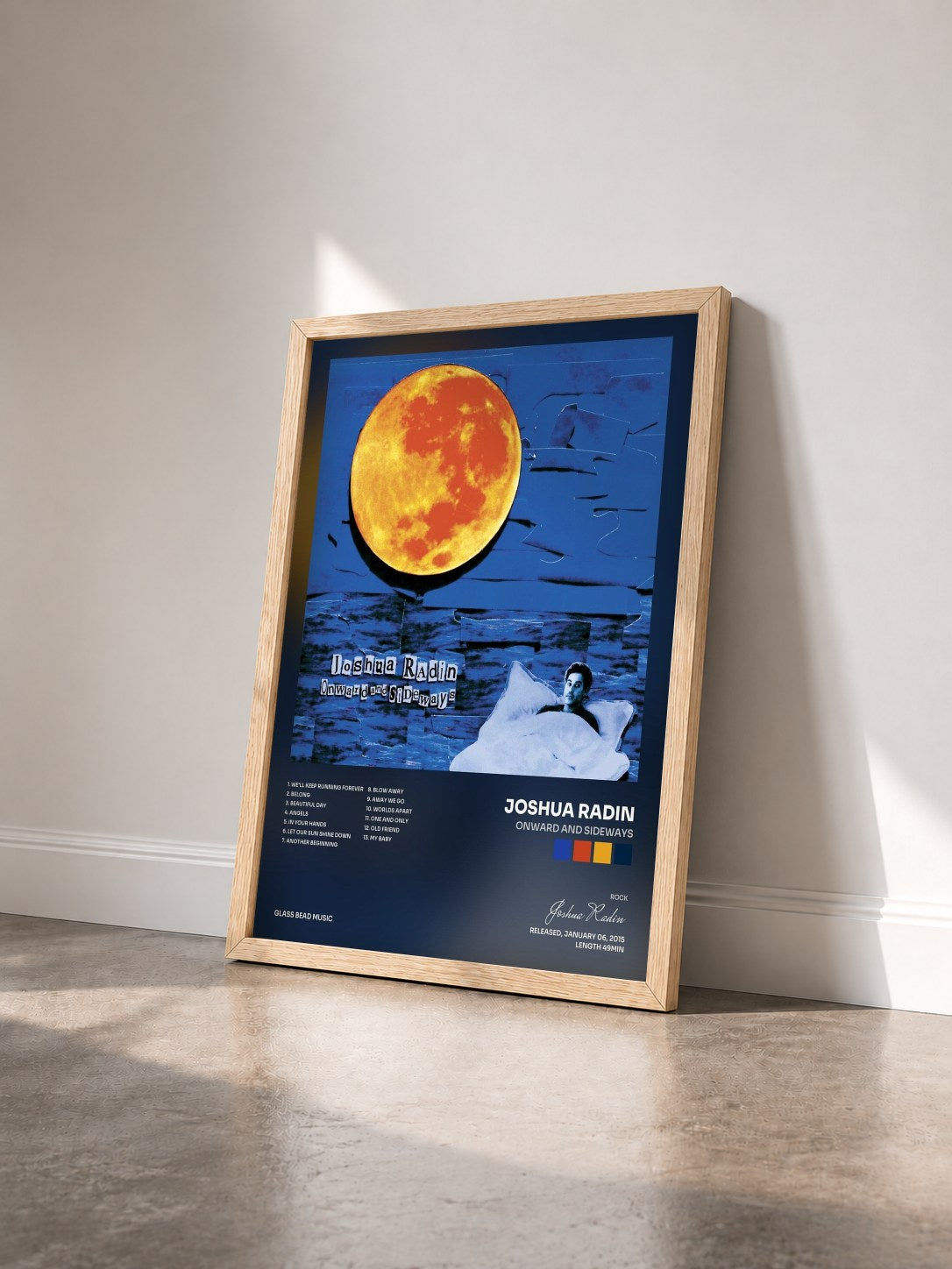#bois Tableau de l'album Onward and Sideways de Joshua Radin vu de trois quarts, cadre en bois brut