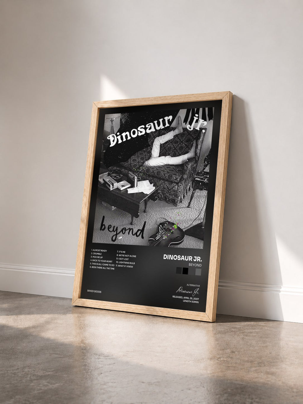 #bois Tableau de l'album Beyond de Dinosaur Jr. vu de trois quarts, cadre en bois brut