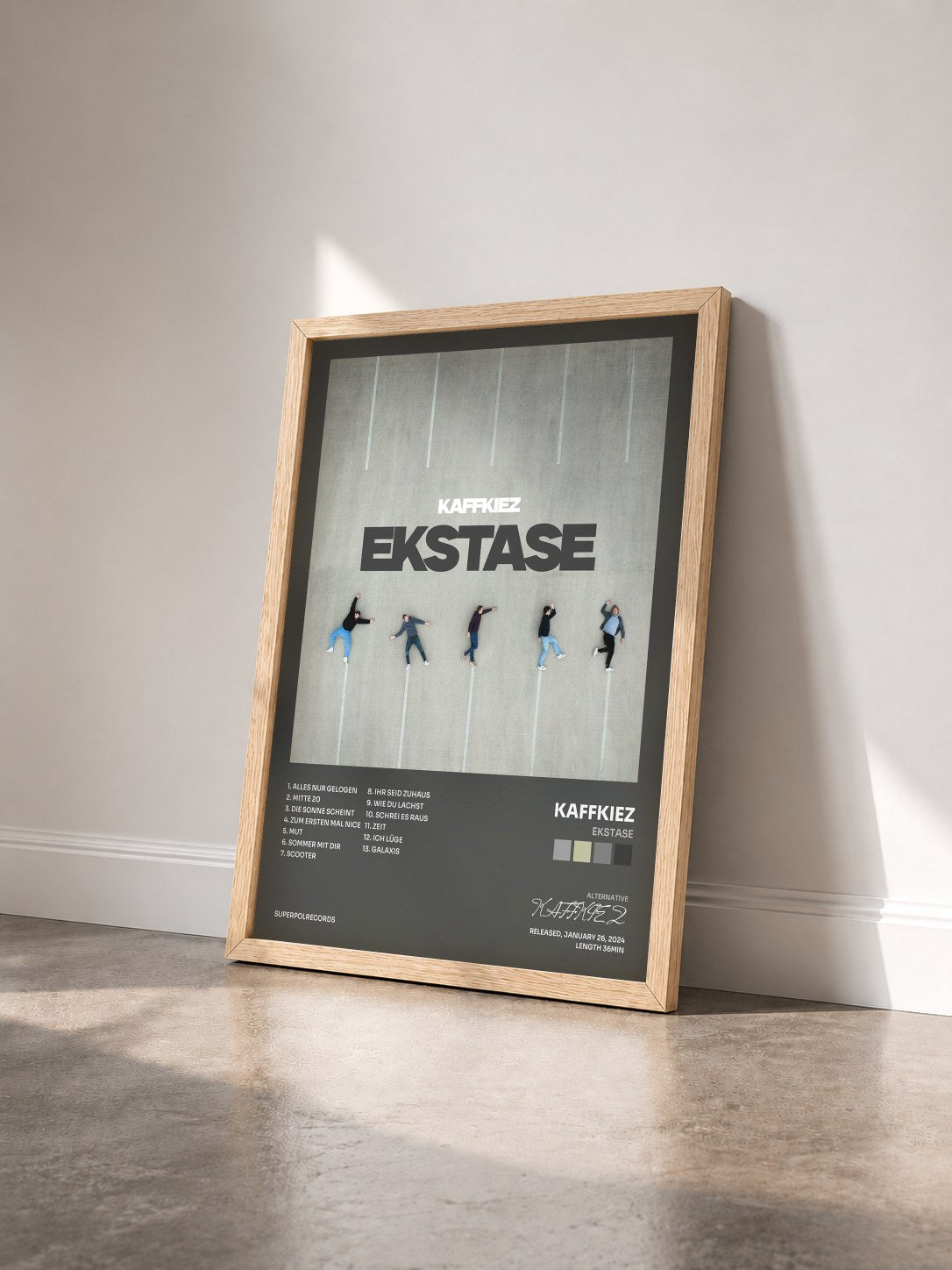 #bois Tableau de l'album EKSTASE de KAFFKIEZ vu de trois quarts, cadre en bois brut