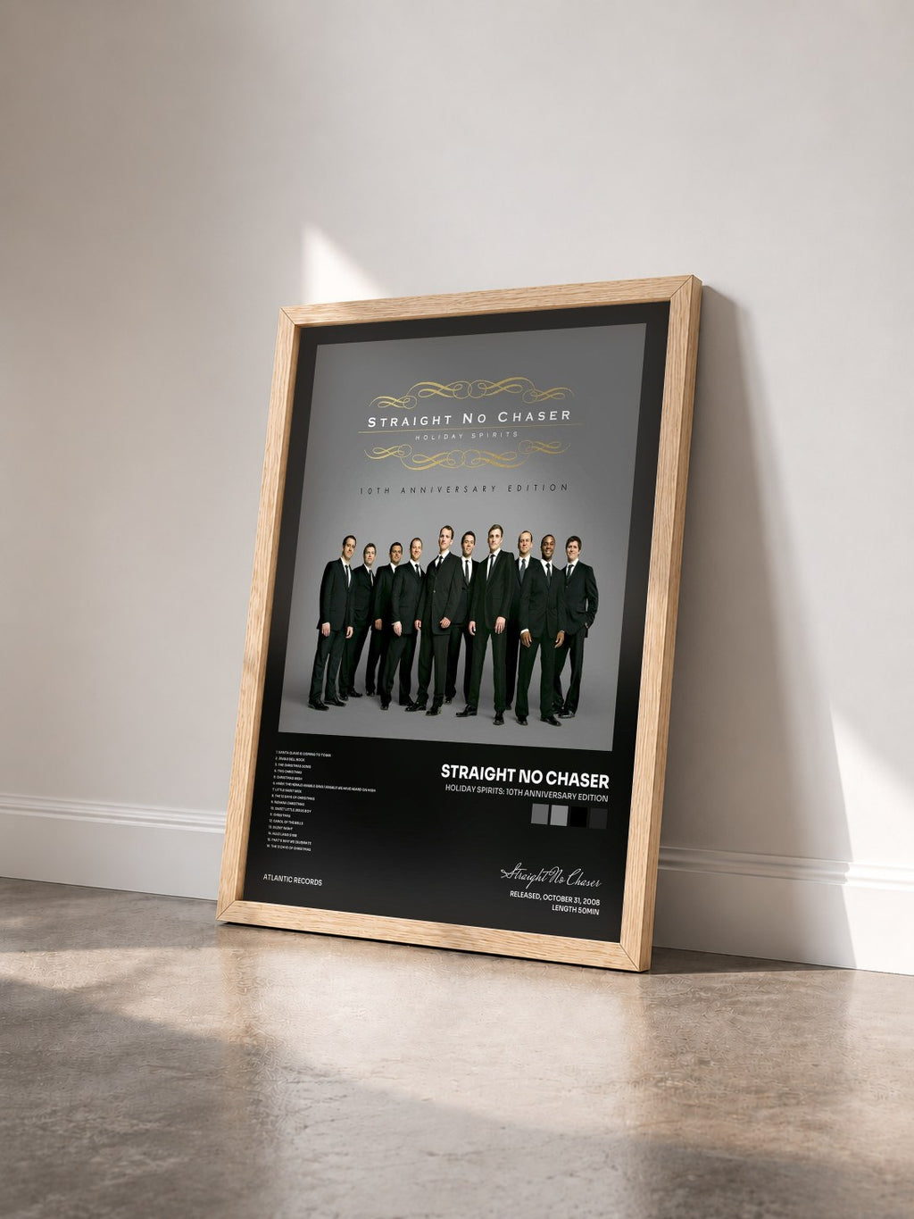 #bois Tableau de l'album Holiday Spirits: 10th Anniversary Edition de Straight No Chaser vu de trois quarts, cadre en bois brut