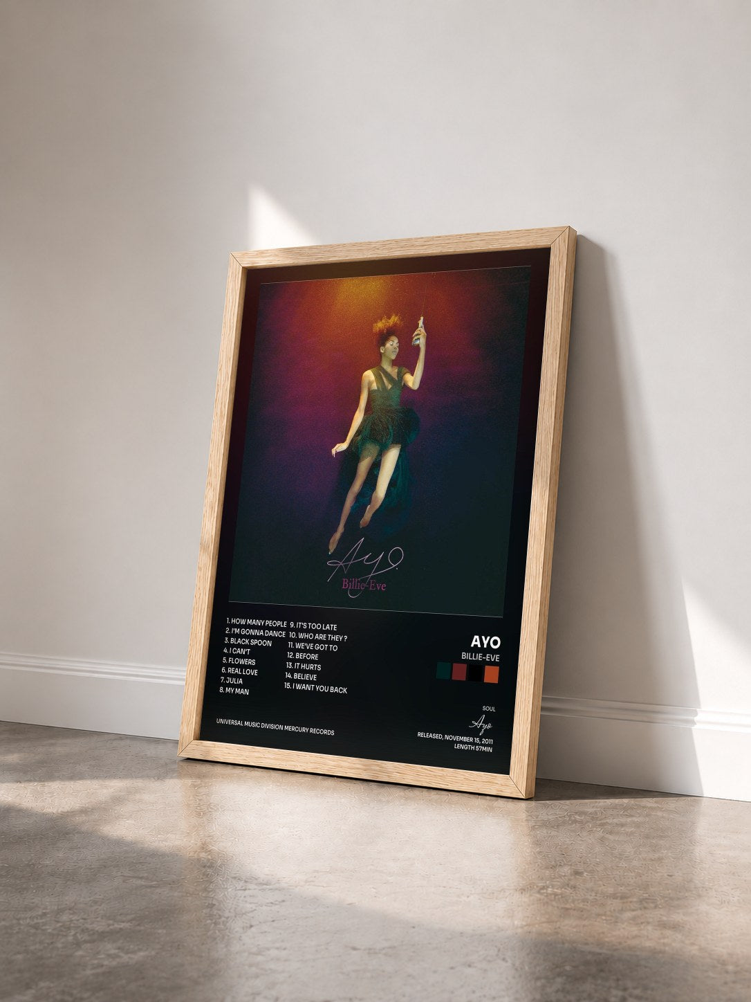#bois Tableau de l'album Billie-Eve de Ayo vu de trois quarts, cadre en bois brut