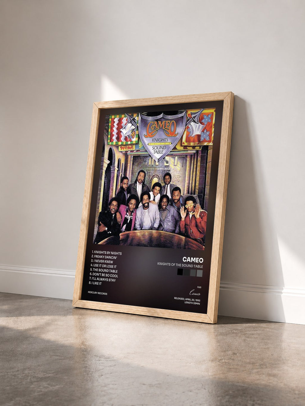 #bois Tableau de l'album Knights Of The Sound Table de Cameo vu de trois quarts, cadre en bois brut