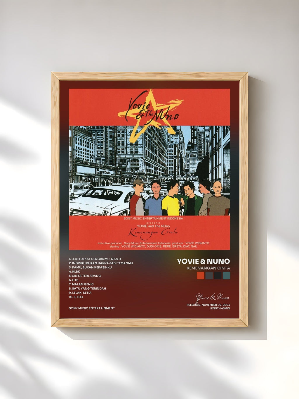 #bois Tableau de l'album Kemenangan Cinta de Yovie & Nuno, cadre en bois brut, imprimé et encadré en France