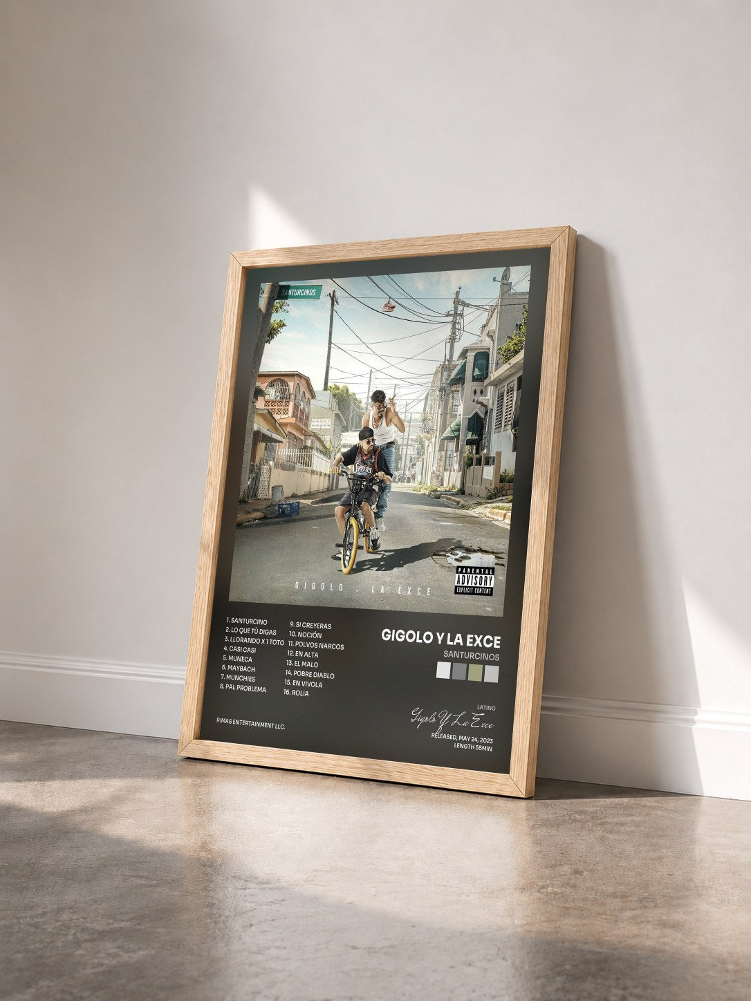 #bois Tableau de l'album Santurcinos de Gigolo Y La Exce vu de trois quarts, cadre en bois brut