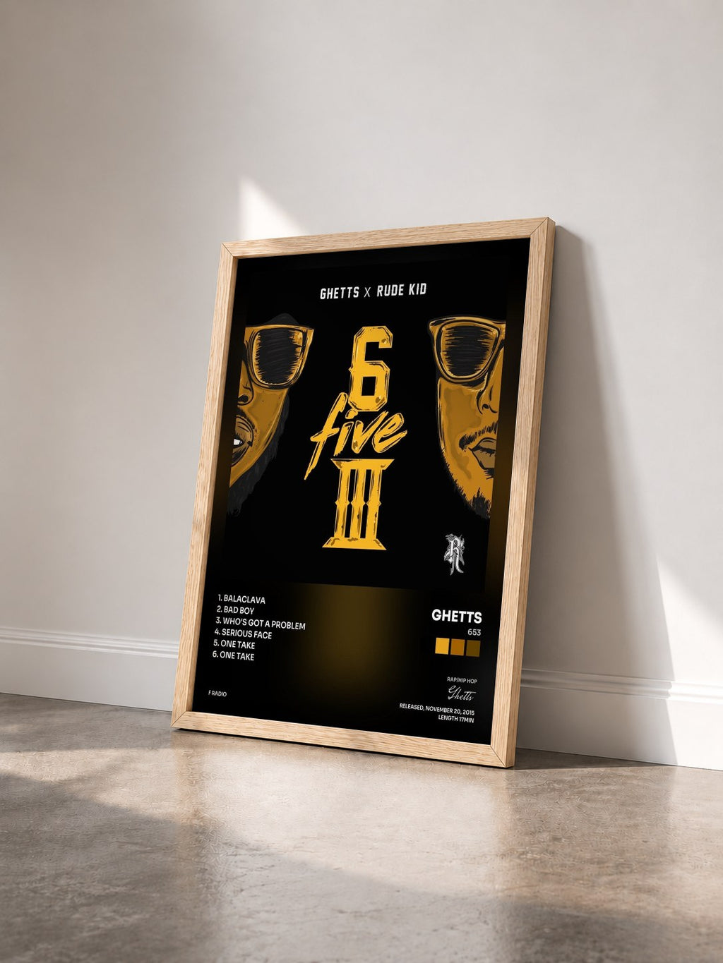 #bois Tableau de l'album 653 de Ghetts vu de trois quarts, cadre en bois brut