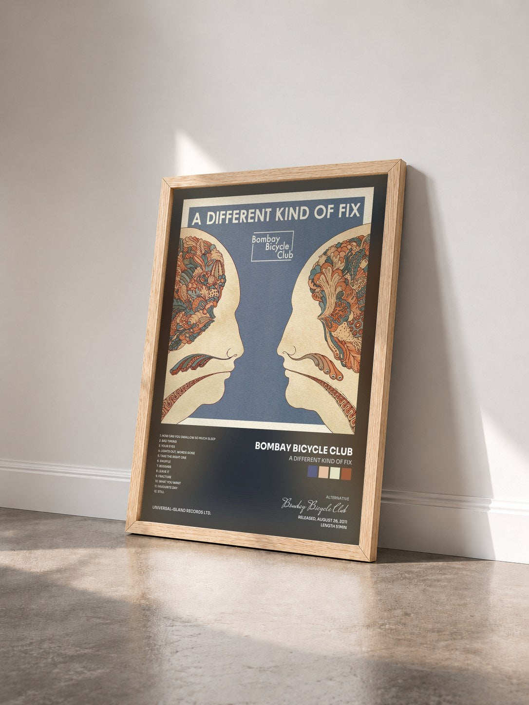 #bois Tableau de l'album A Different Kind Of Fix de Bombay Bicycle Club vu de trois quarts, cadre en bois brut