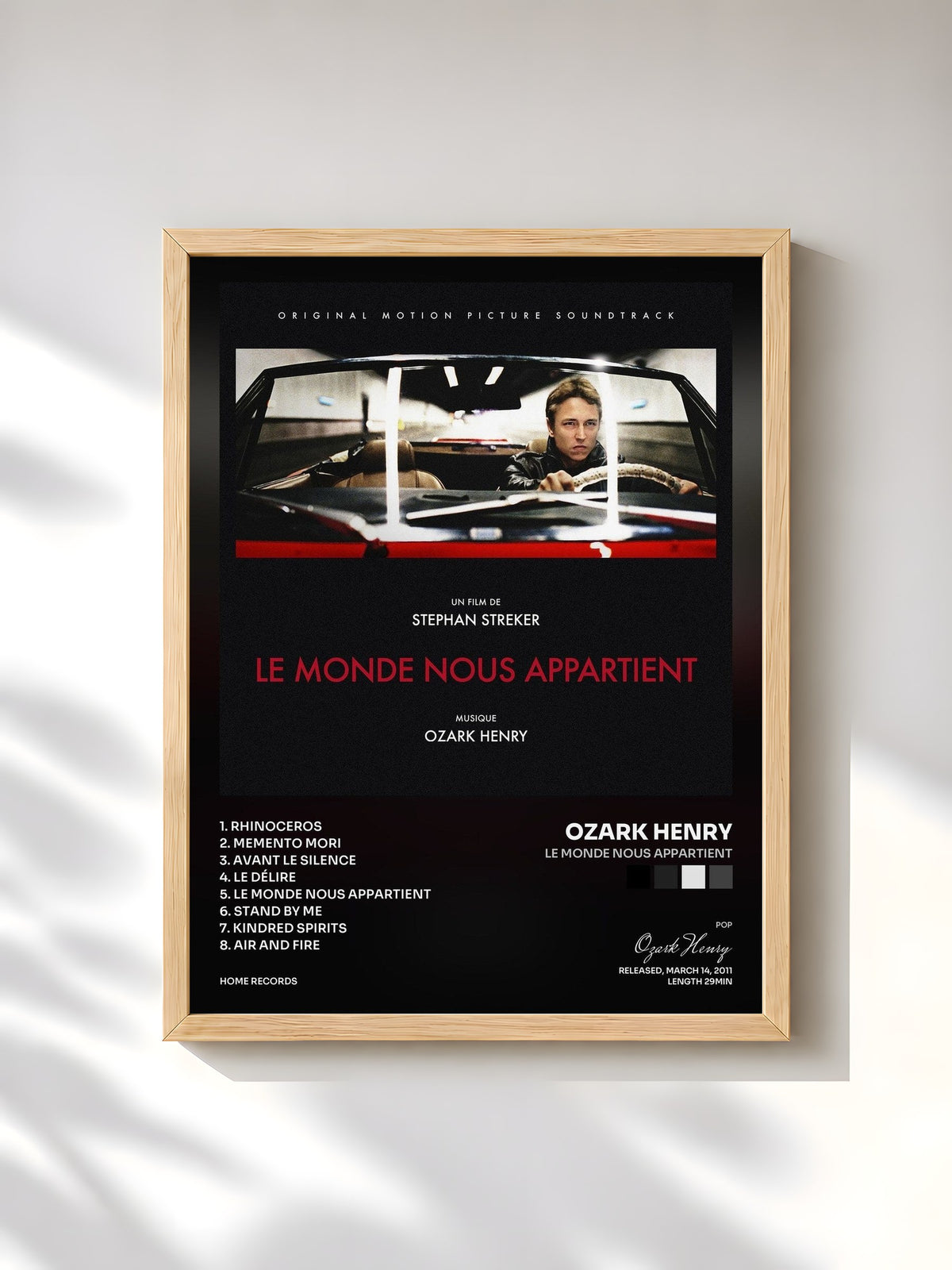 #bois Tableau de l'album Le monde nous appartient de Ozark Henry, cadre en bois brut, imprimé et encadré en France