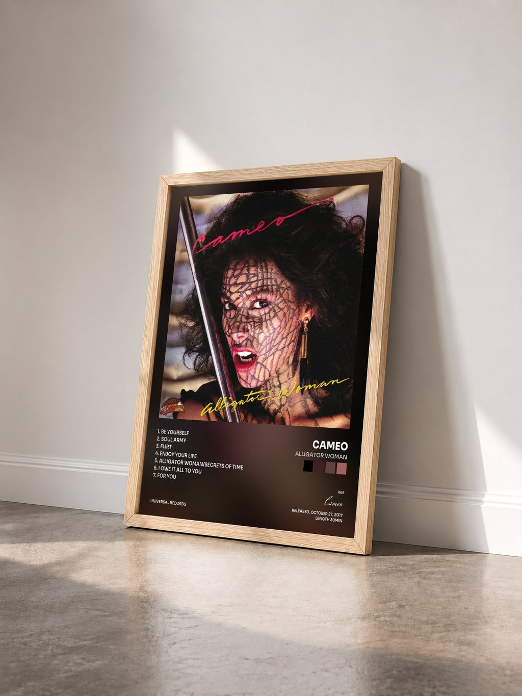 #bois Tableau de l'album Alligator Woman de Cameo vu de trois quarts, cadre en bois brut