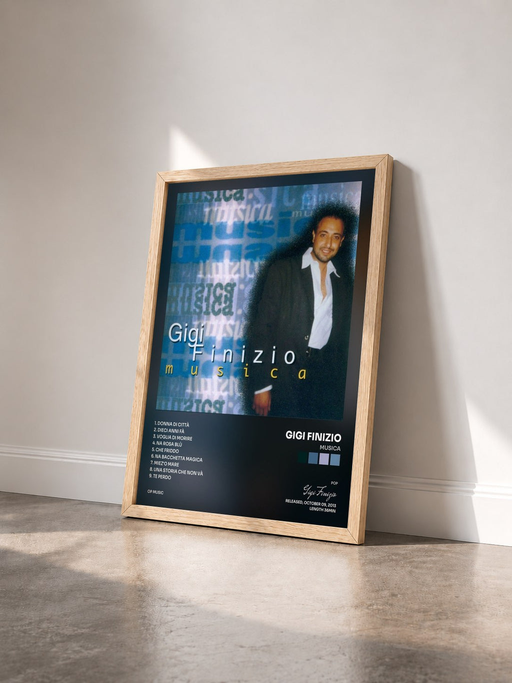#bois Tableau de l'album Musica de Gigi Finizio vu de trois quarts, cadre en bois brut
