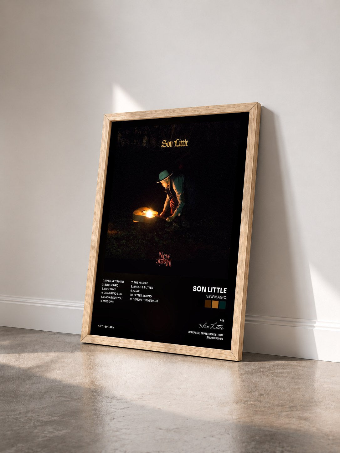 #bois Tableau de l'album New Magic de Son Little vu de trois quarts, cadre en bois brut