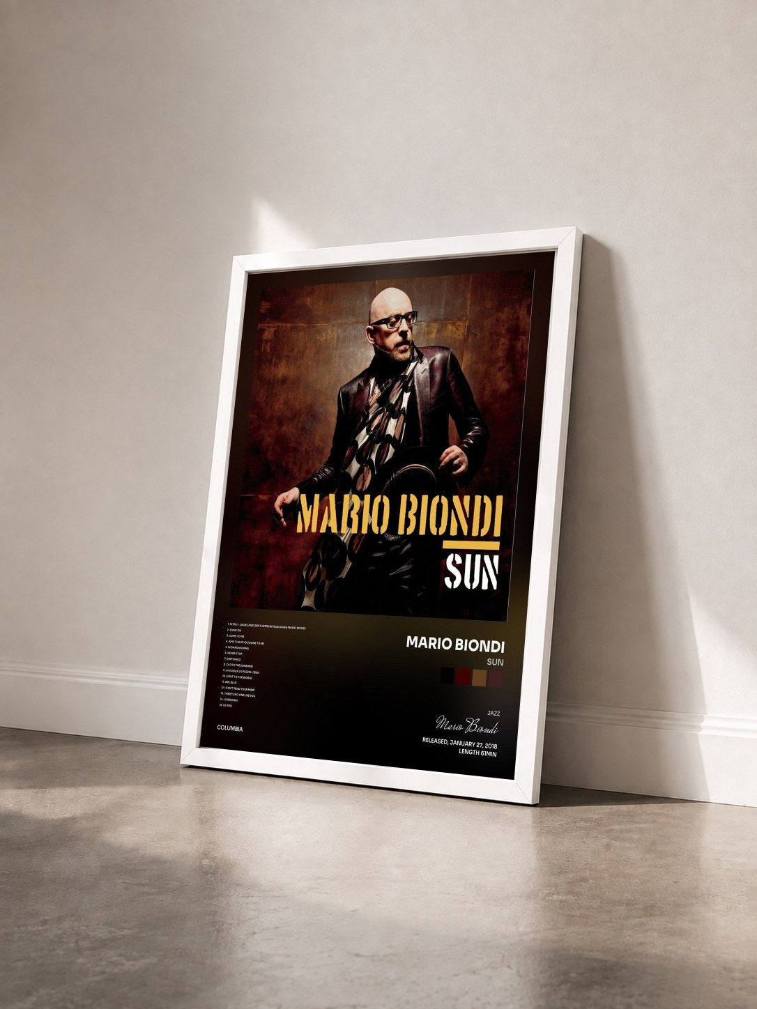 #blanc Tableau de l'album Sun de Mario Biondi vu de trois quarts, cadre blanc