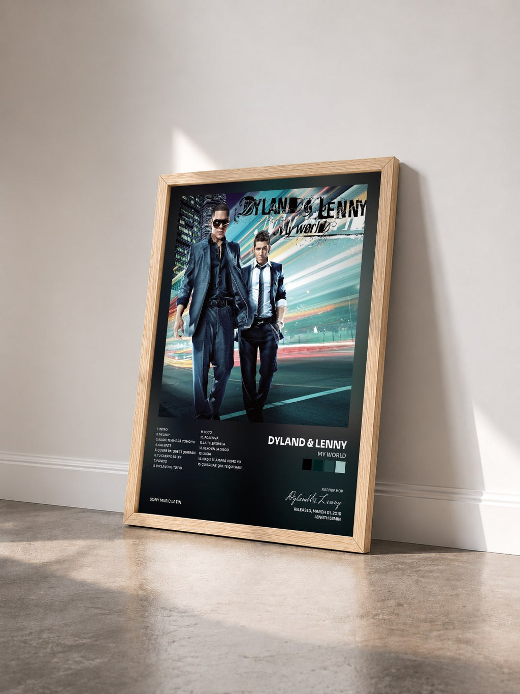 #bois Tableau de l'album My World de Dyland & Lenny vu de trois quarts, cadre en bois brut
