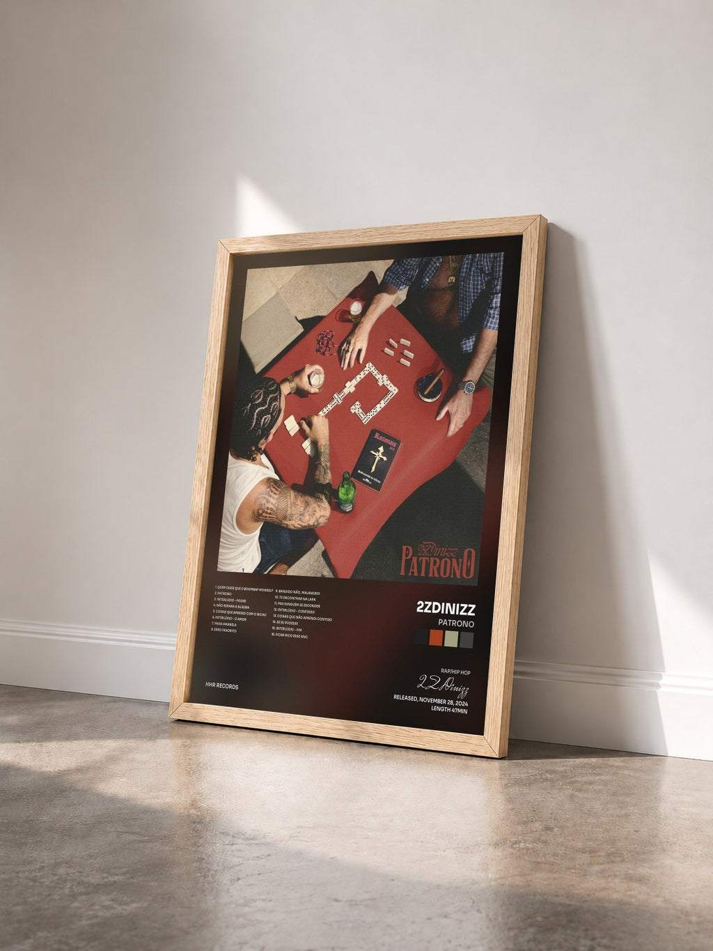 #bois Tableau de l'album PATRONO de 2ZDinizz vu de trois quarts, cadre en bois brut