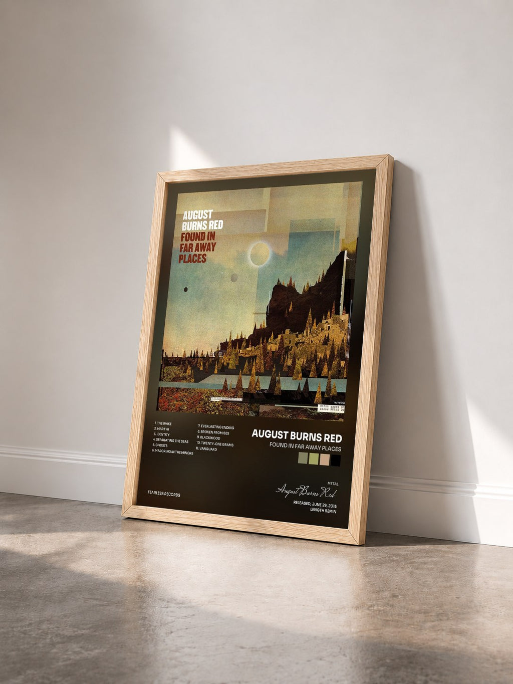#bois Tableau de l'album Found In Far Away Places de August Burns Red vu de trois quarts, cadre en bois brut