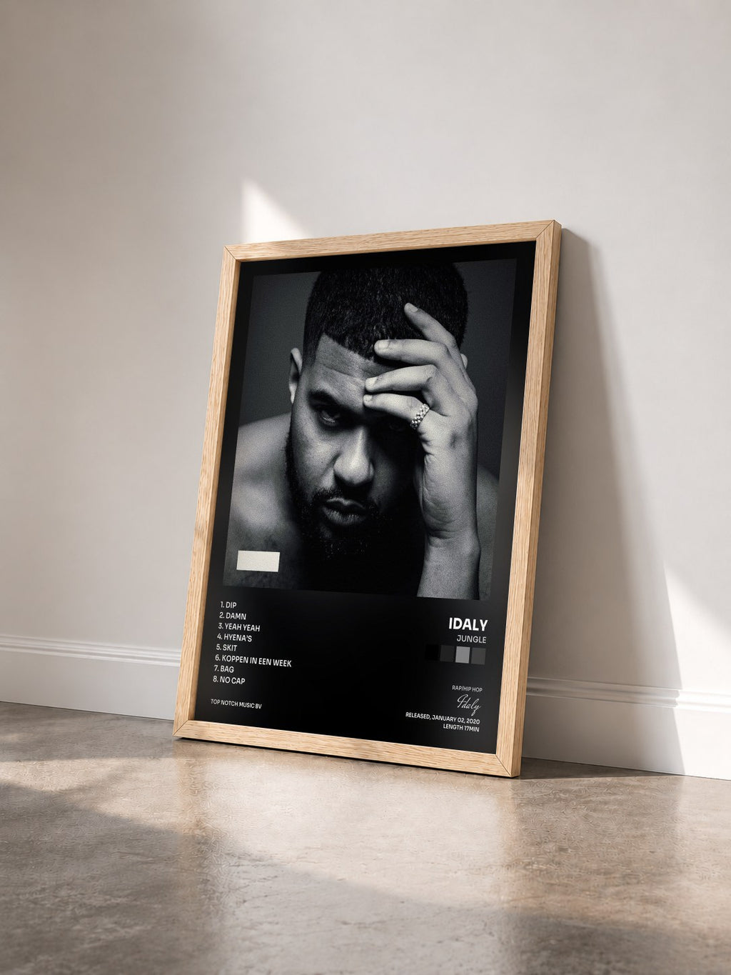 #bois Tableau de l'album Jungle de Idaly vu de trois quarts, cadre en bois brut