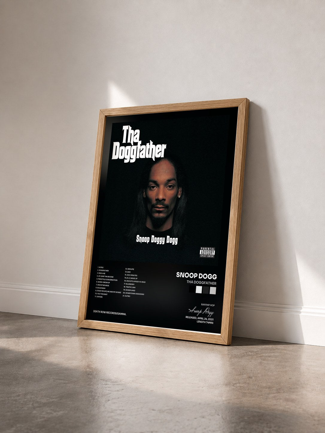 #bois Tableau de l'album Tha Doggfather de Snoop Dogg vu de trois quarts, cadre en bois brut