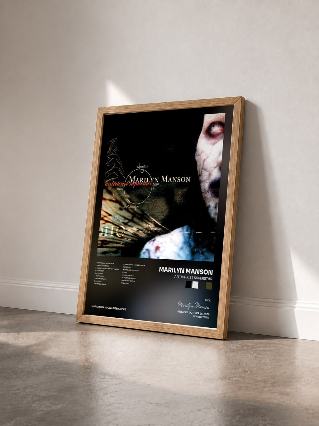 #bois Tableau de l'album Antichrist Superstar de Marilyn Manson vu de trois quarts, cadre en bois brut