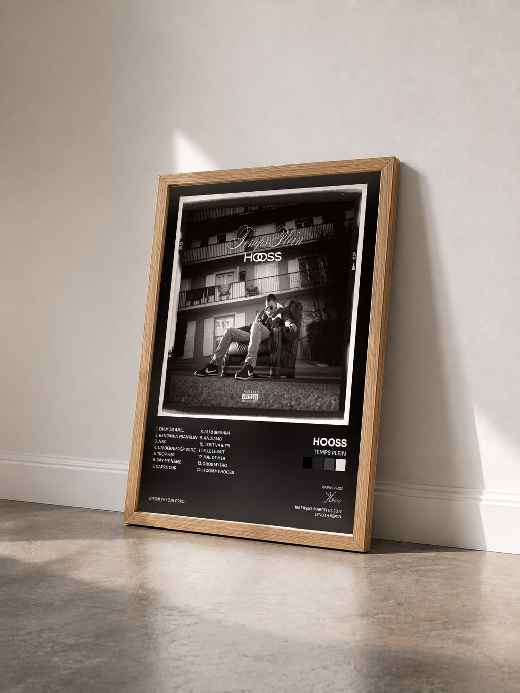 #bois Tableau de l'album Temps plein de Hooss vu de trois quarts, cadre en bois brut