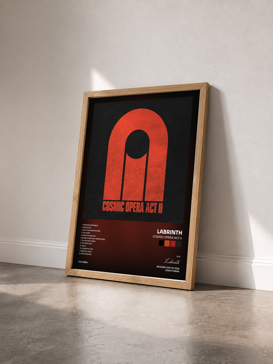 #bois Tableau de l'album COSMIC OPERA ACT II de Labrinth vu de trois quarts, cadre en bois brut