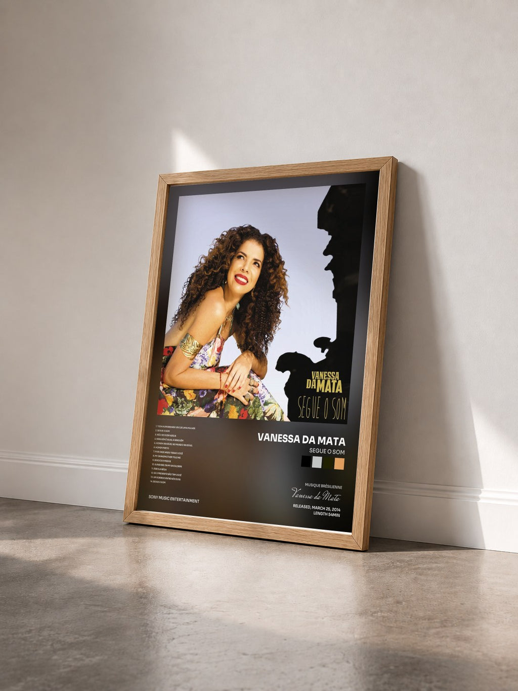#bois Tableau de l'album Segue o Som de Vanessa da Mata vu de trois quarts, cadre en bois brut