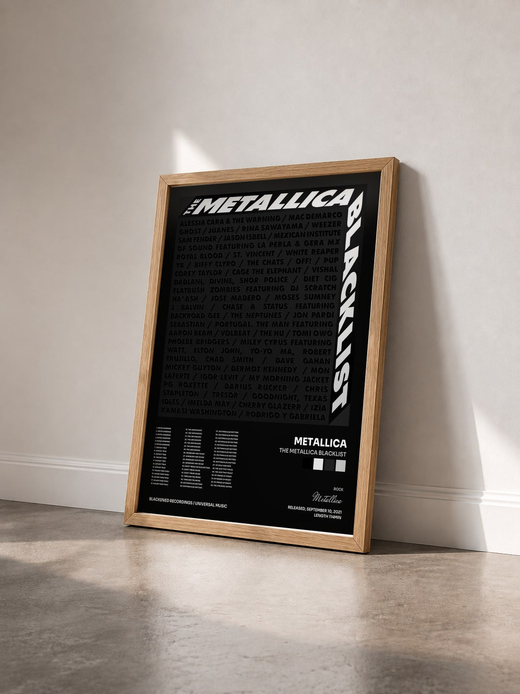 #bois Tableau de l'album The Metallica Blacklist de Metallica vu de trois quarts, cadre en bois brut