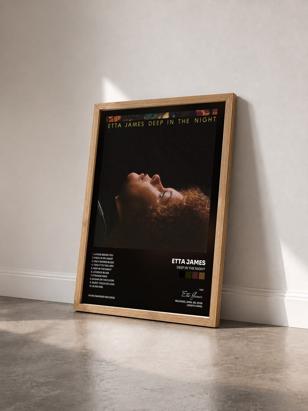 #bois Tableau de l'album Deep In The Night de Etta James vu de trois quarts, cadre en bois brut