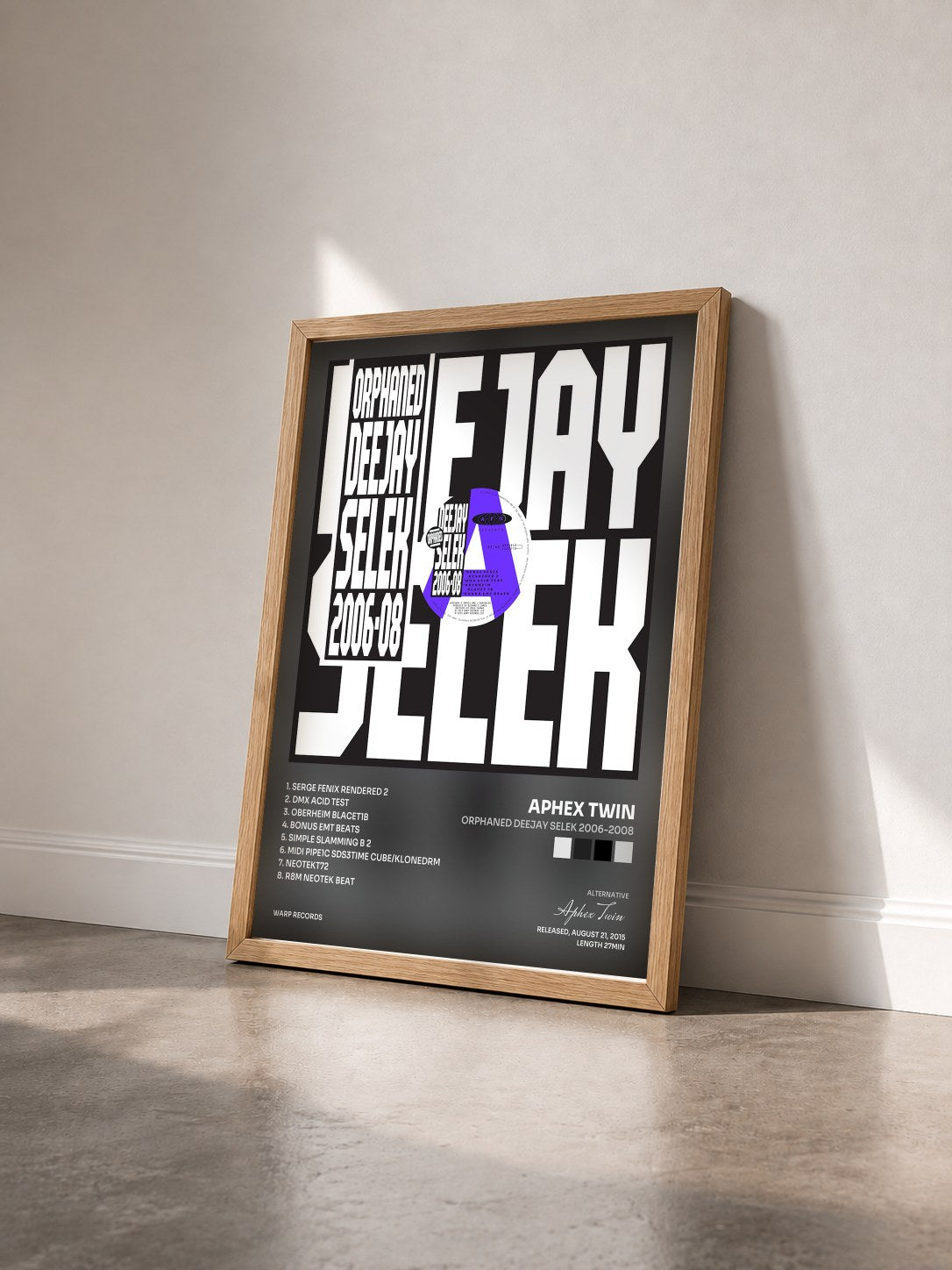 #bois Tableau de l'album orphaned deejay selek 2006-2008 de Aphex Twin vu de trois quarts, cadre en bois brut